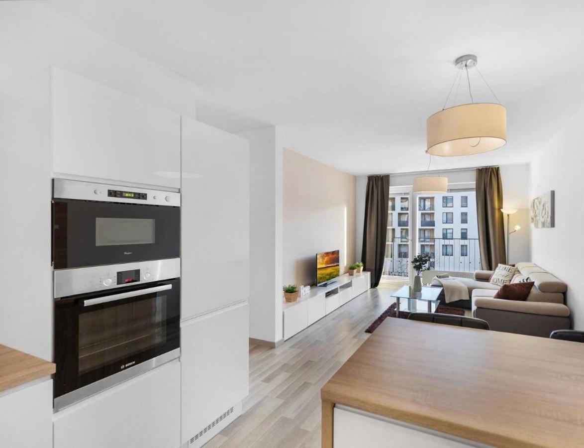 Sunflower - Modern Large Charming Apartment With Balcony Братислава Экстерьер фото